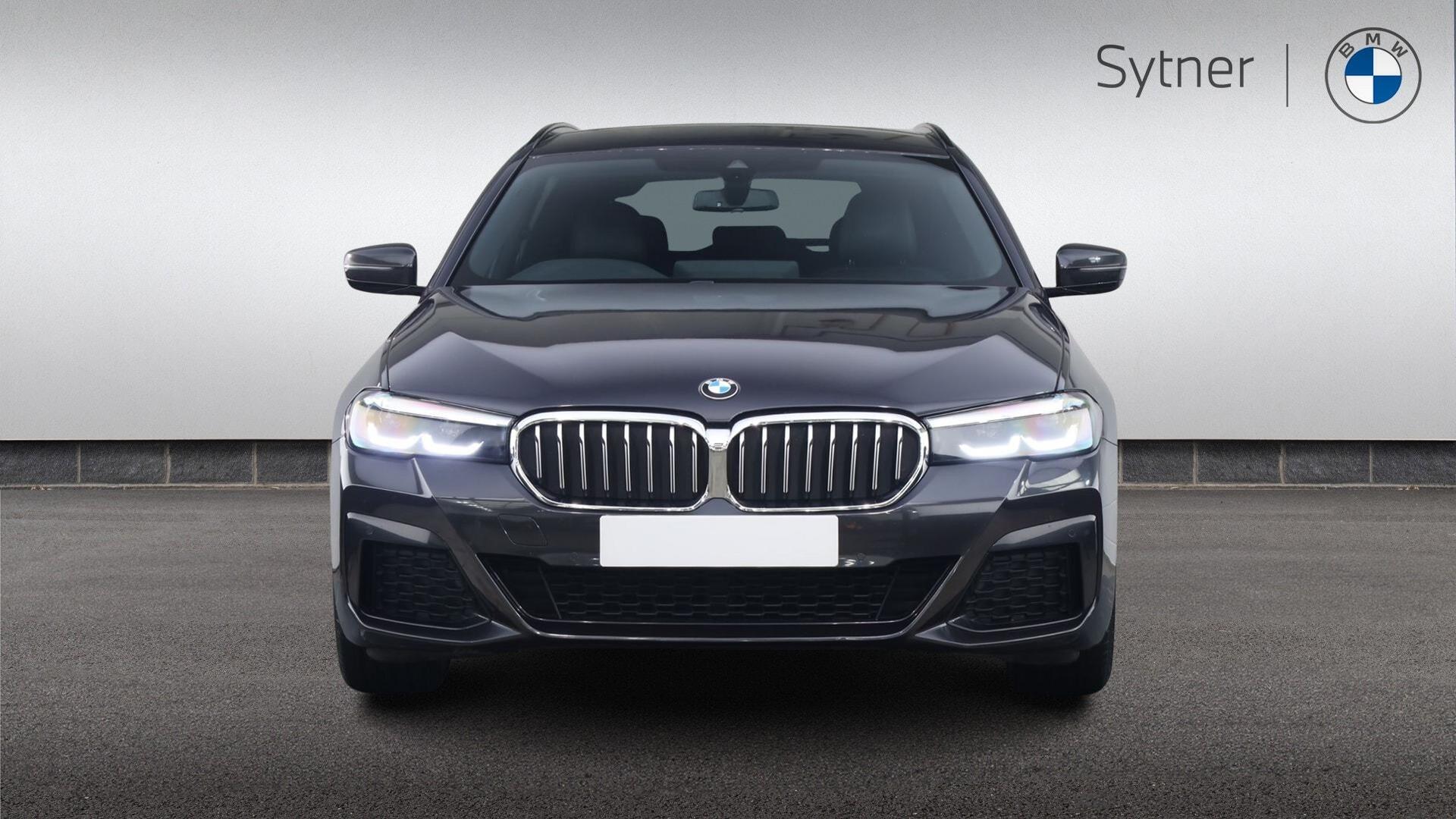 BMW 5 Series view 16