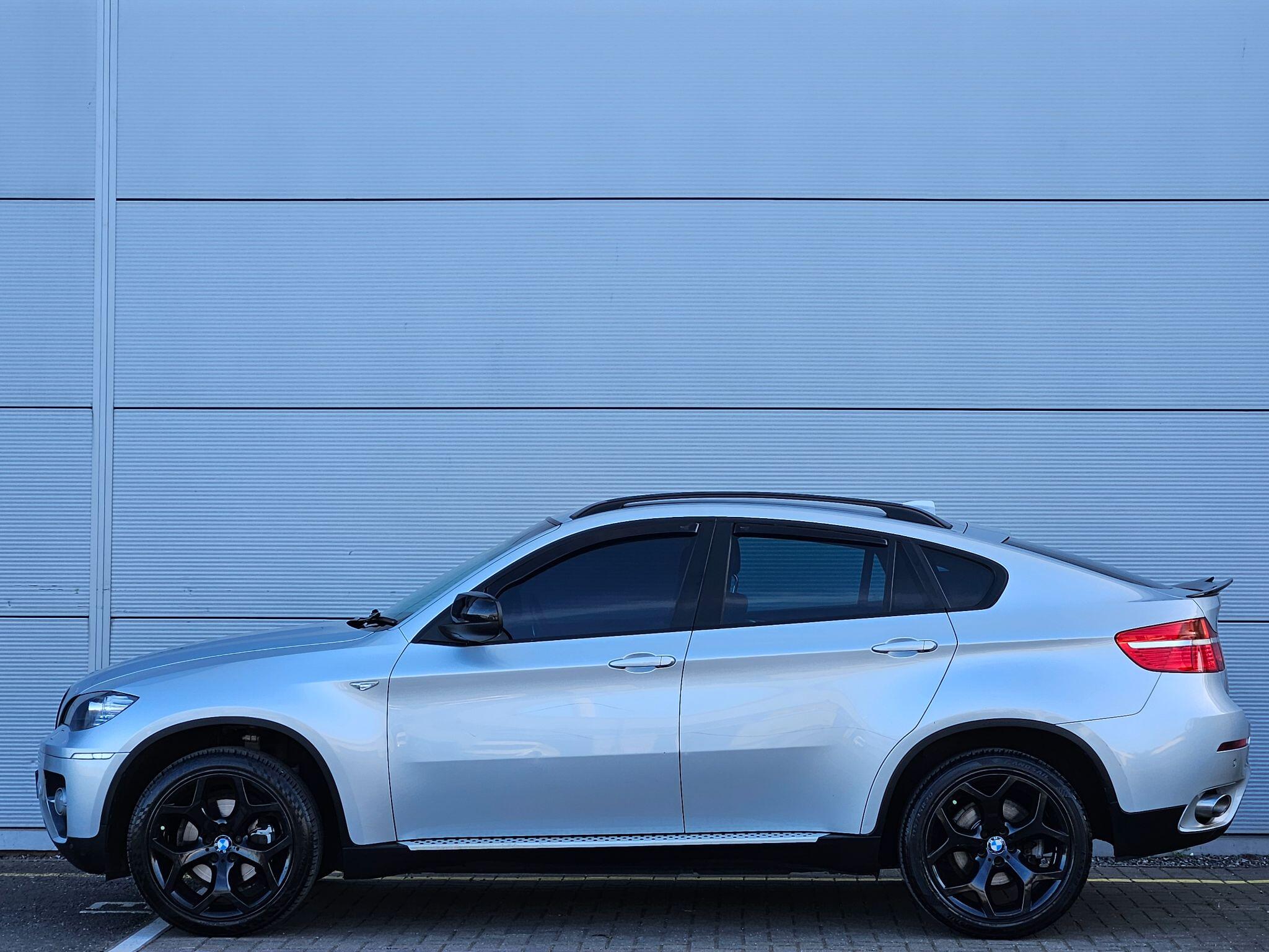 BMW X6 view 9
