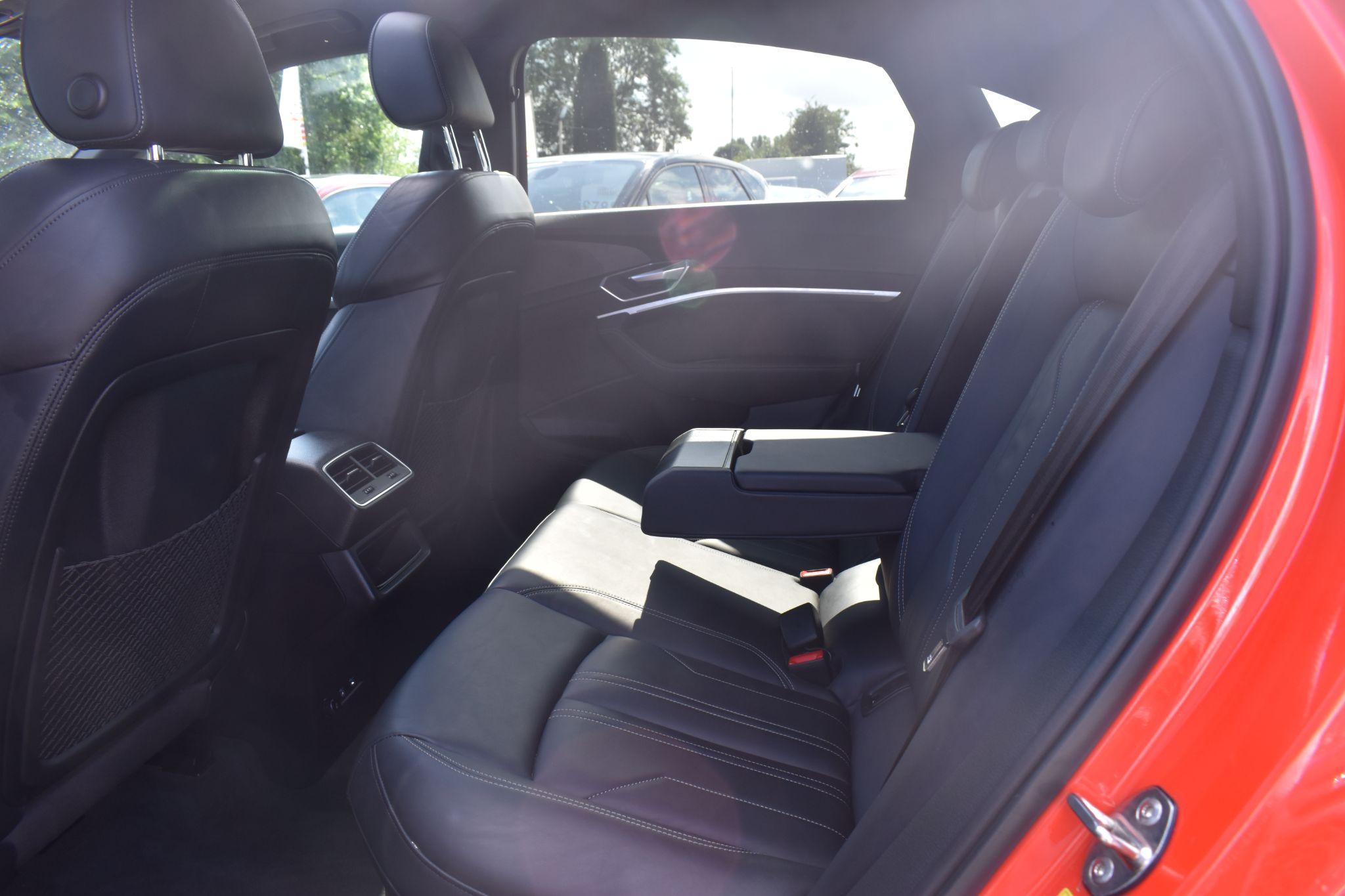 e-tron - 55 Launch Edition Sportback Auto quattro 5dr 95kWh - Image 19