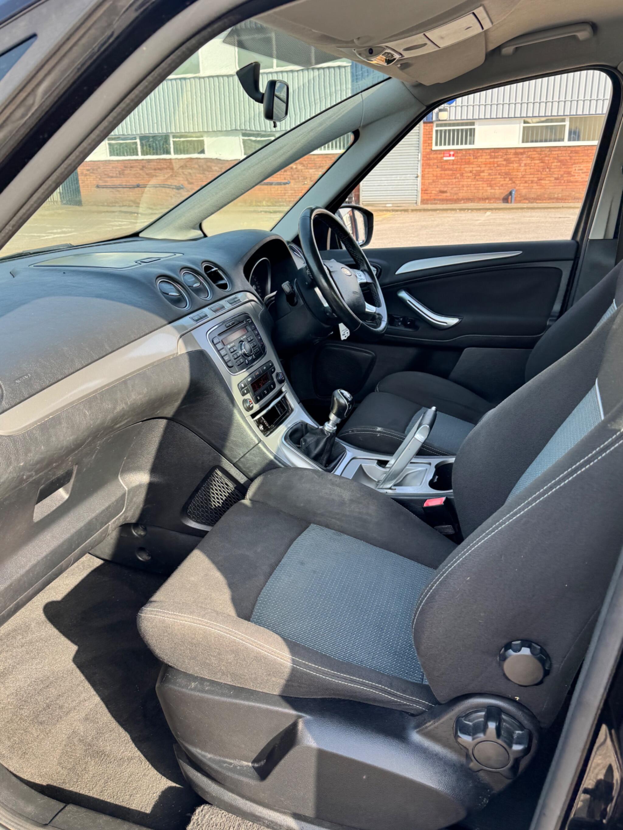 Ford S-Max view 50