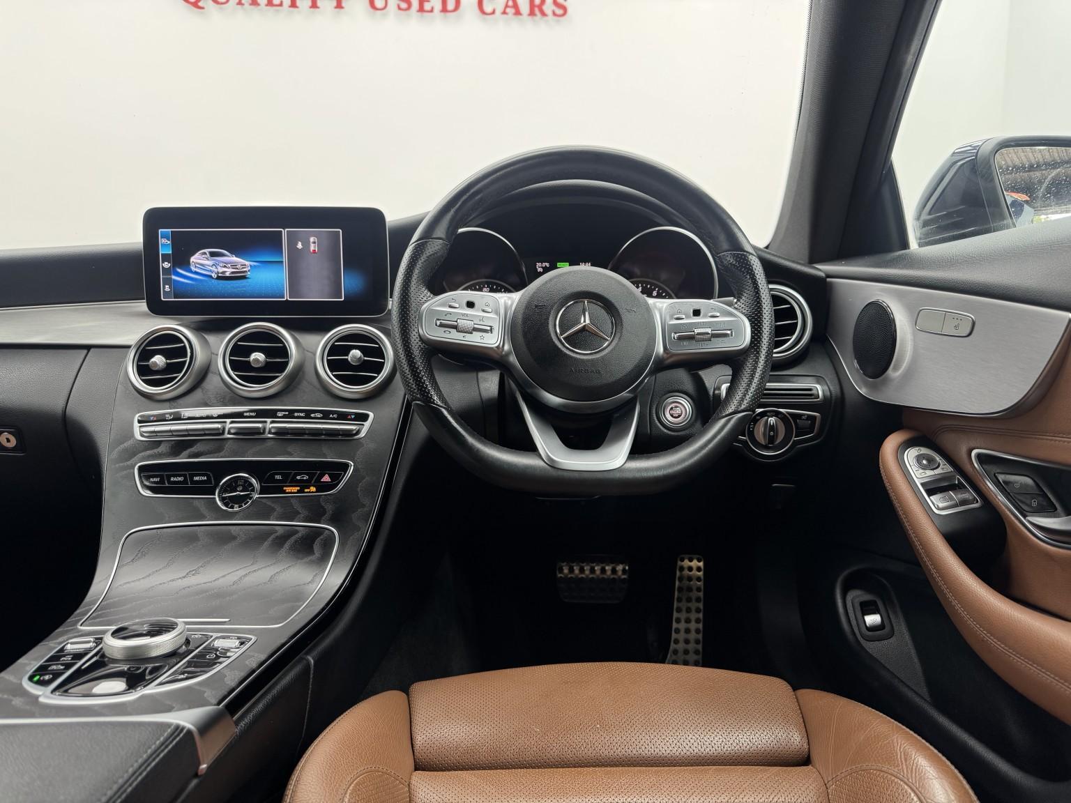 Mercedes-Benz C-Class view 38