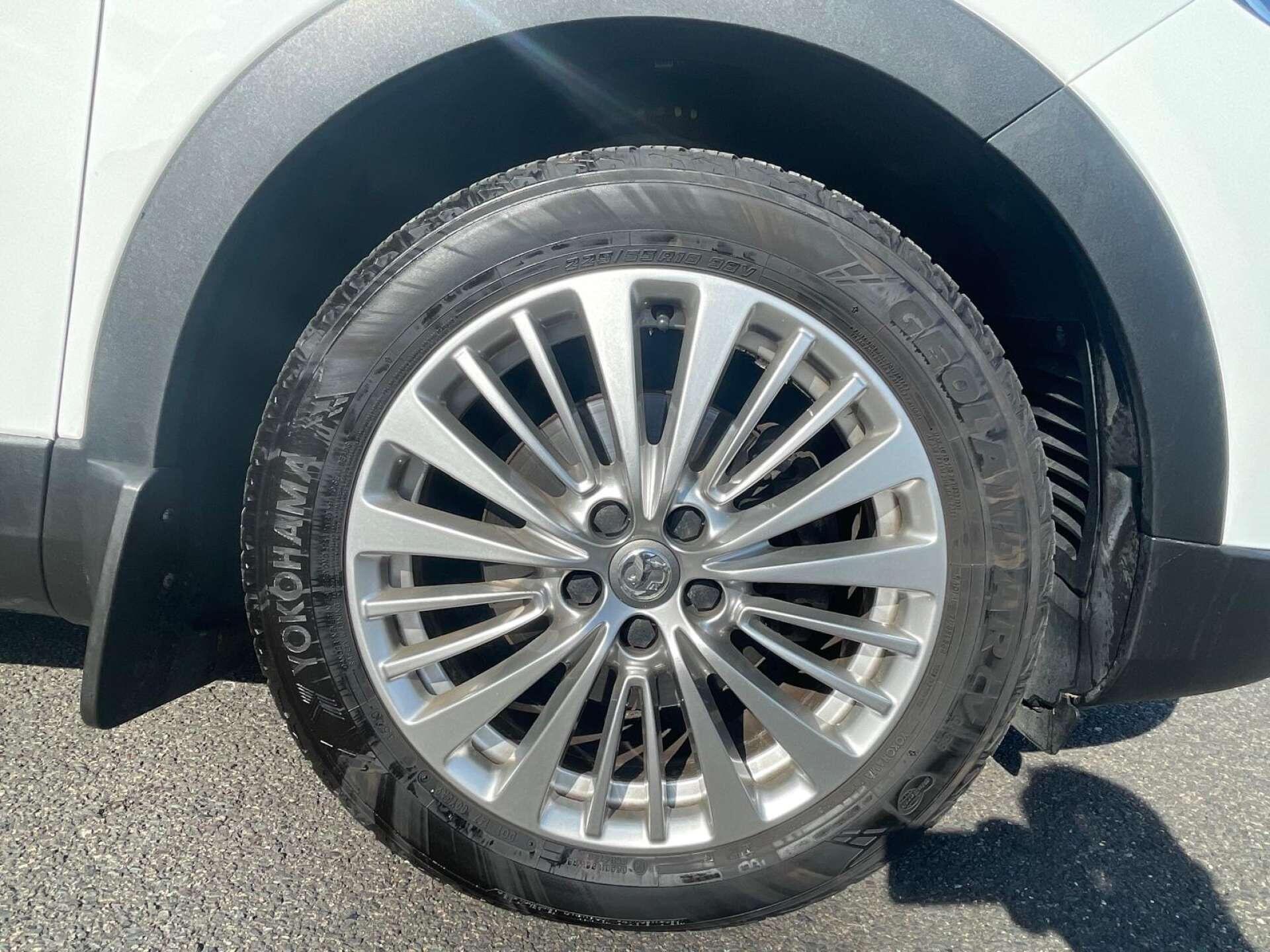 Vauxhall Grandland X view 3