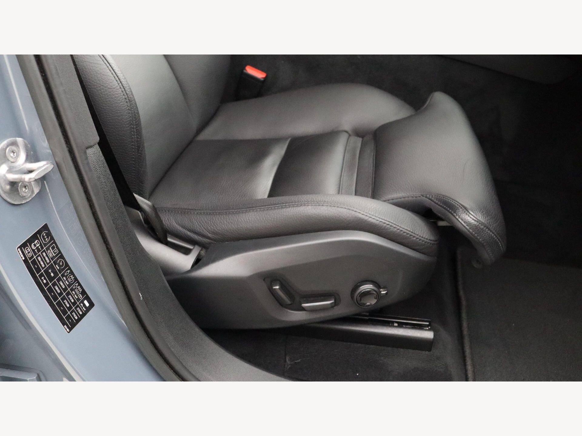 Volvo XC60 view 30