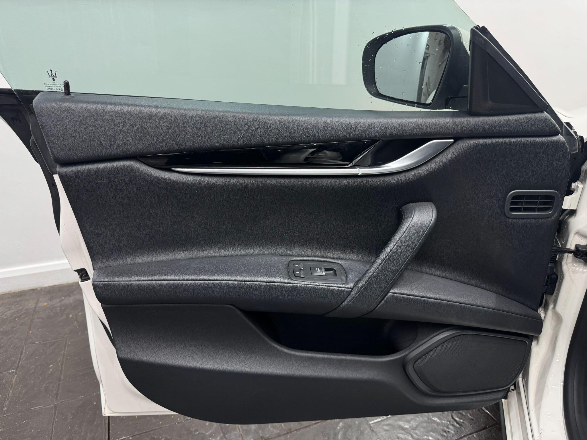 Maserati Ghibli view 45
