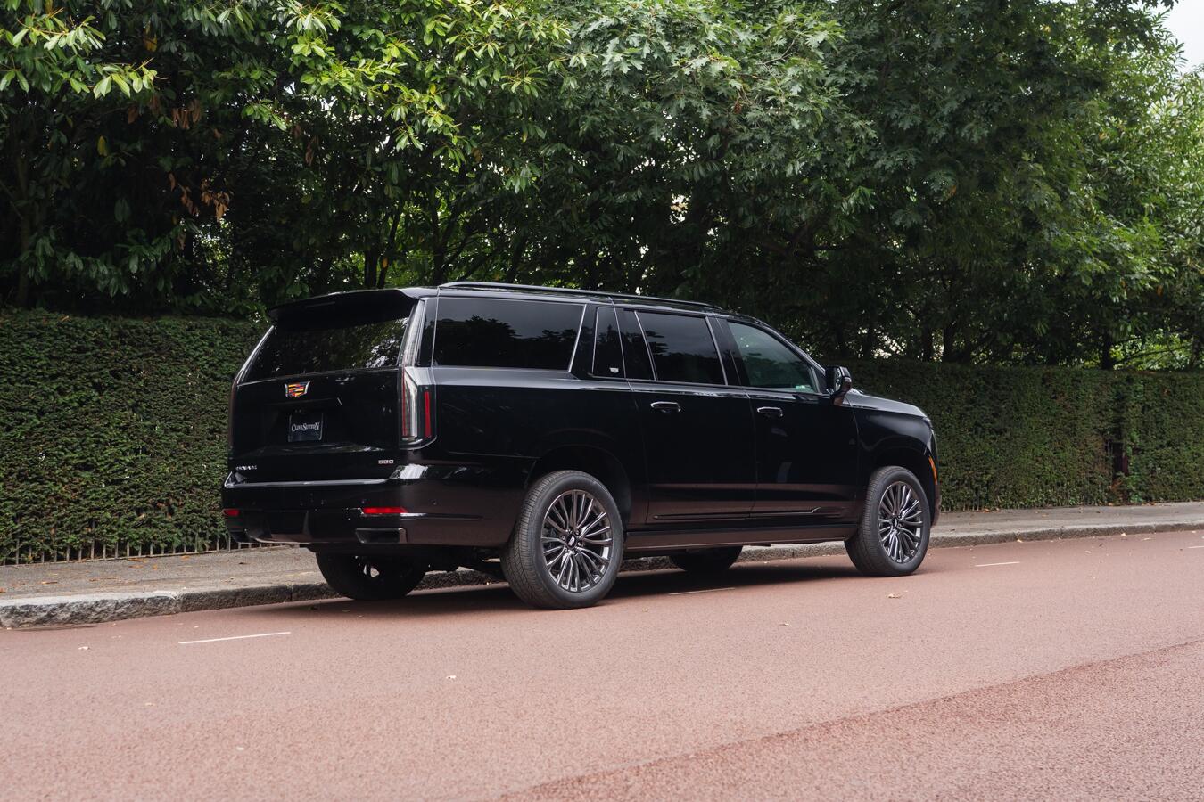 Cadillac Escalade view 17