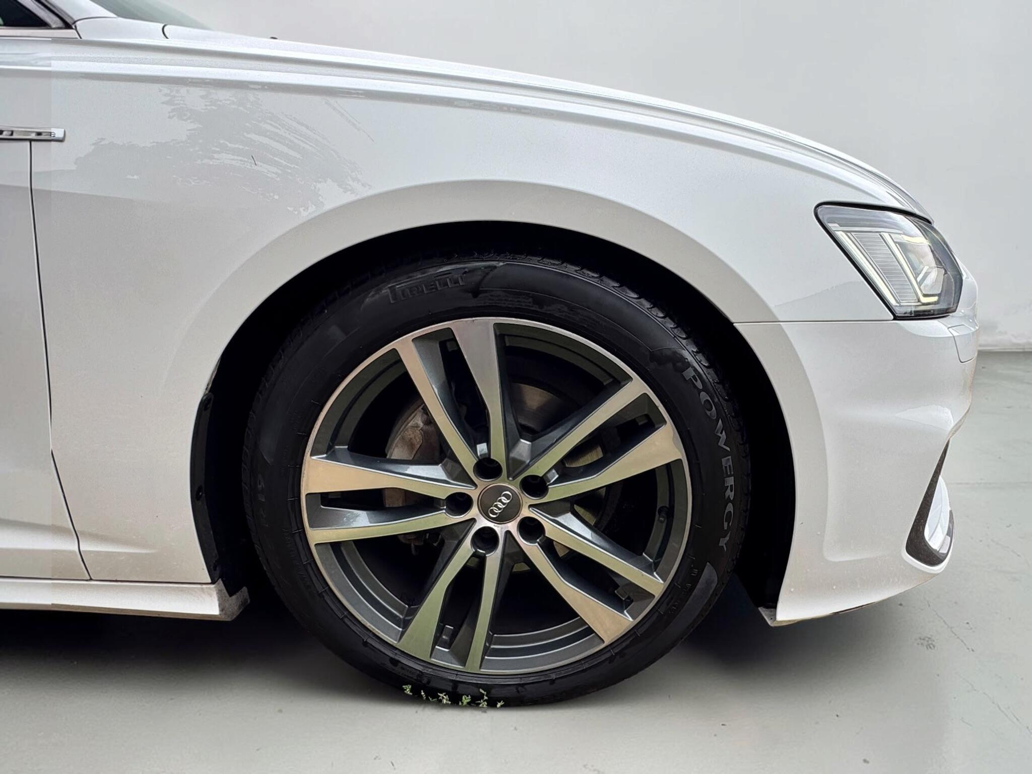 Audi A6 view 35