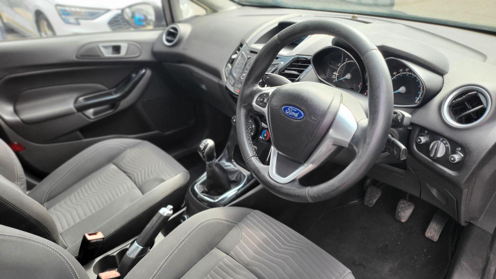 Ford Fiesta view 13
