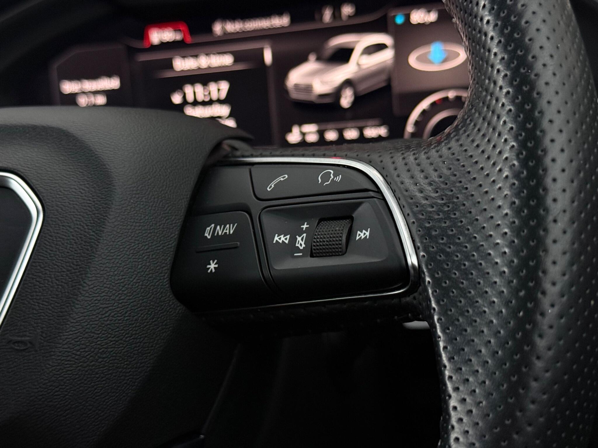 Audi Q5 view 17