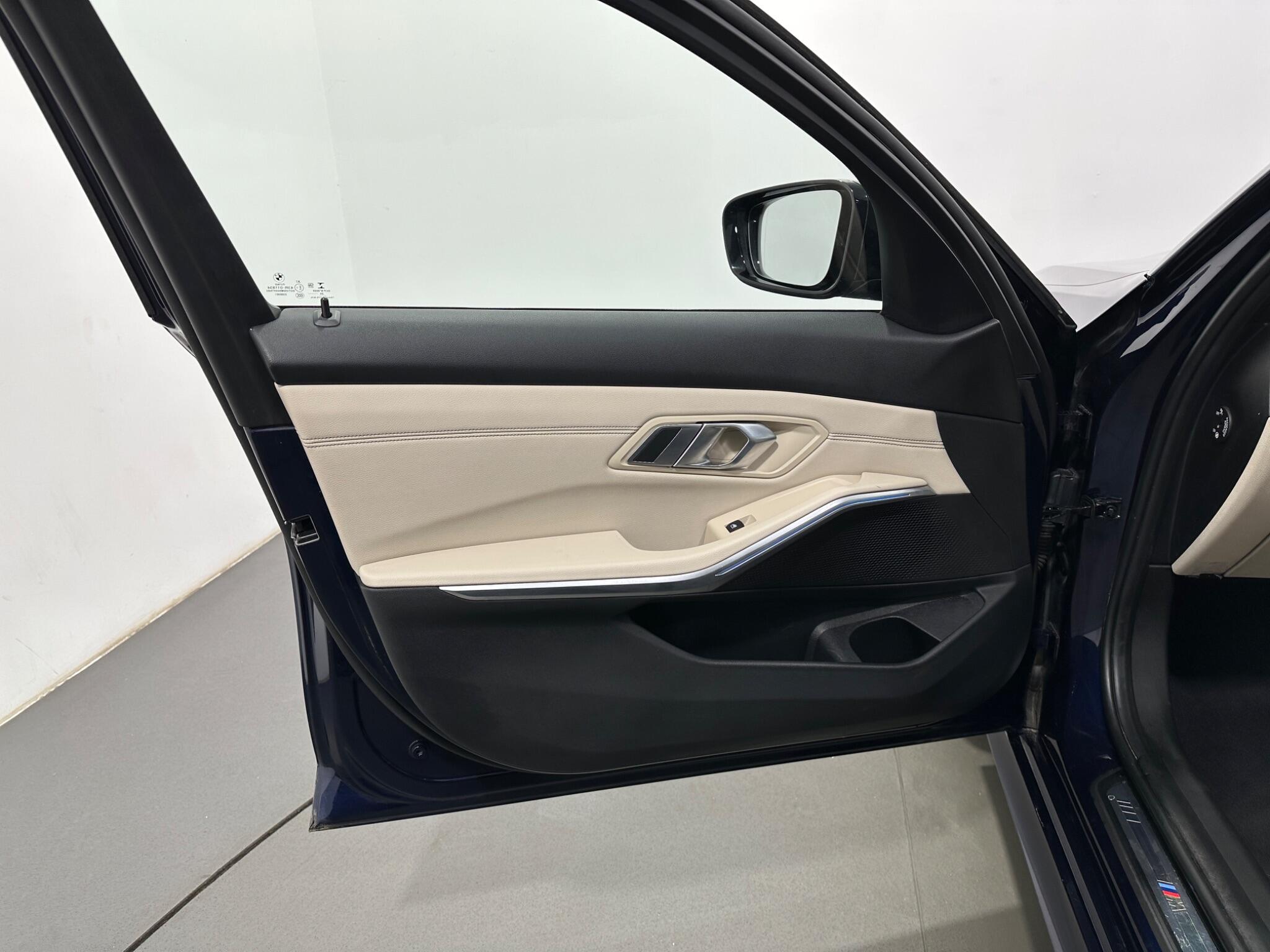BMW 3 Series view 39