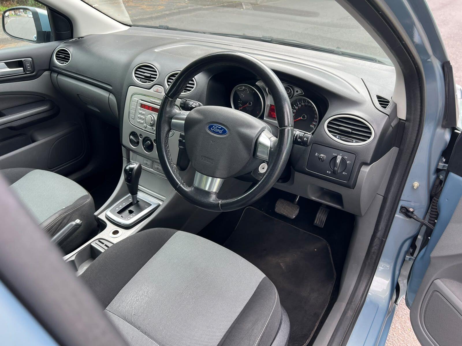 Ford Focus view 27
