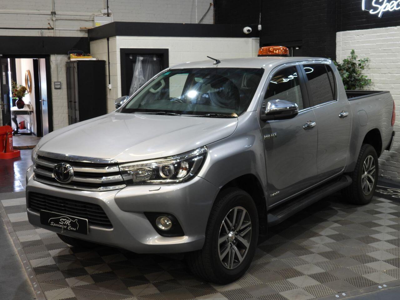 Toyota Hilux view 4
