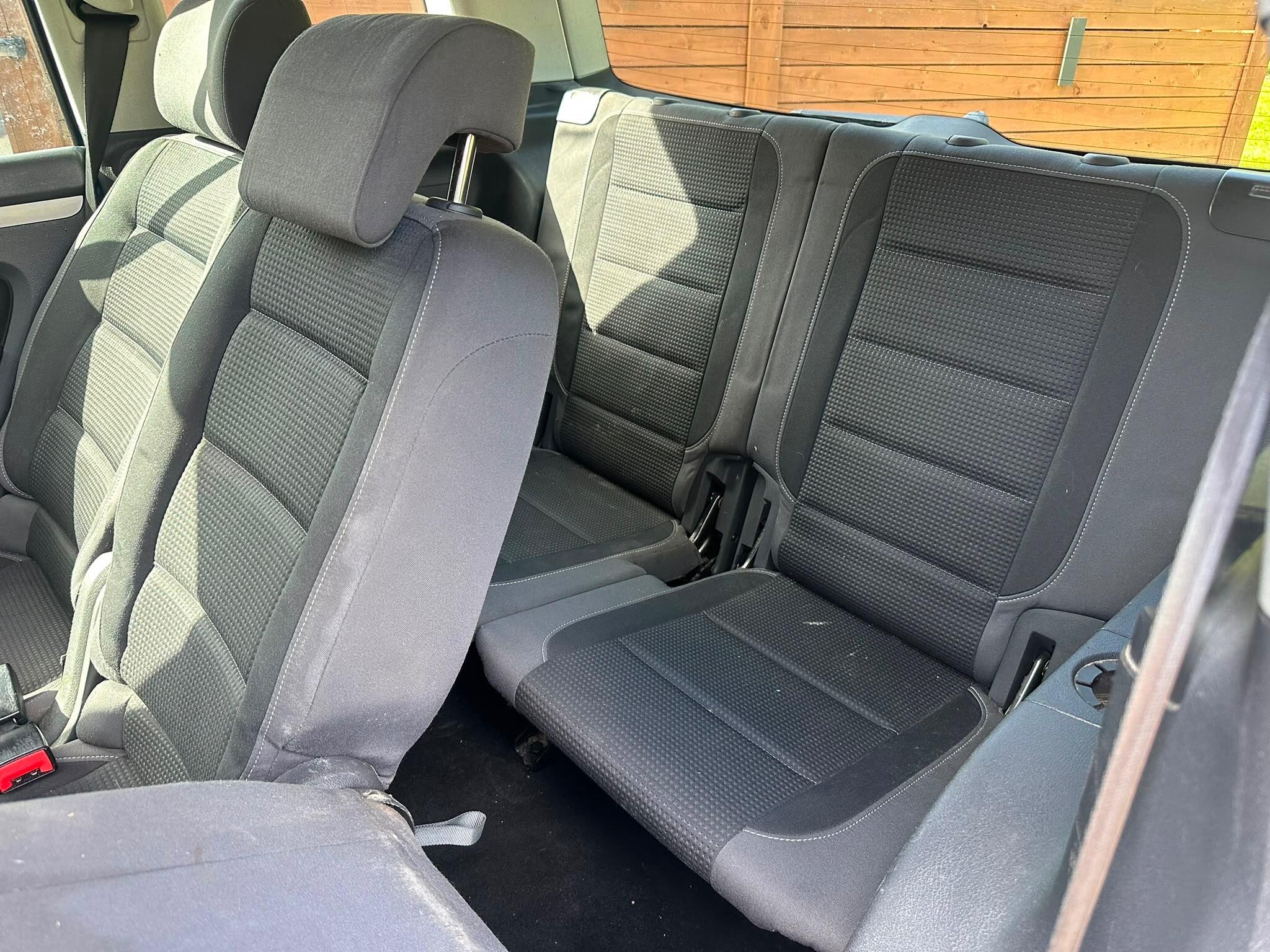 Volkswagen Touran view 23