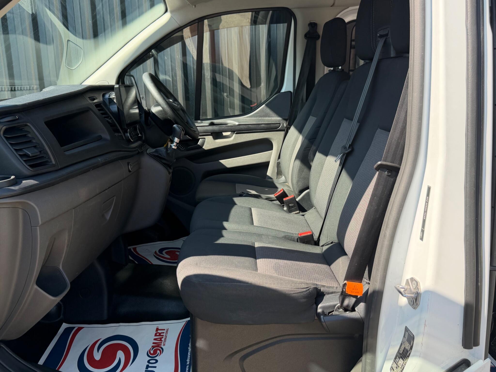 Ford Transit Custom view 26