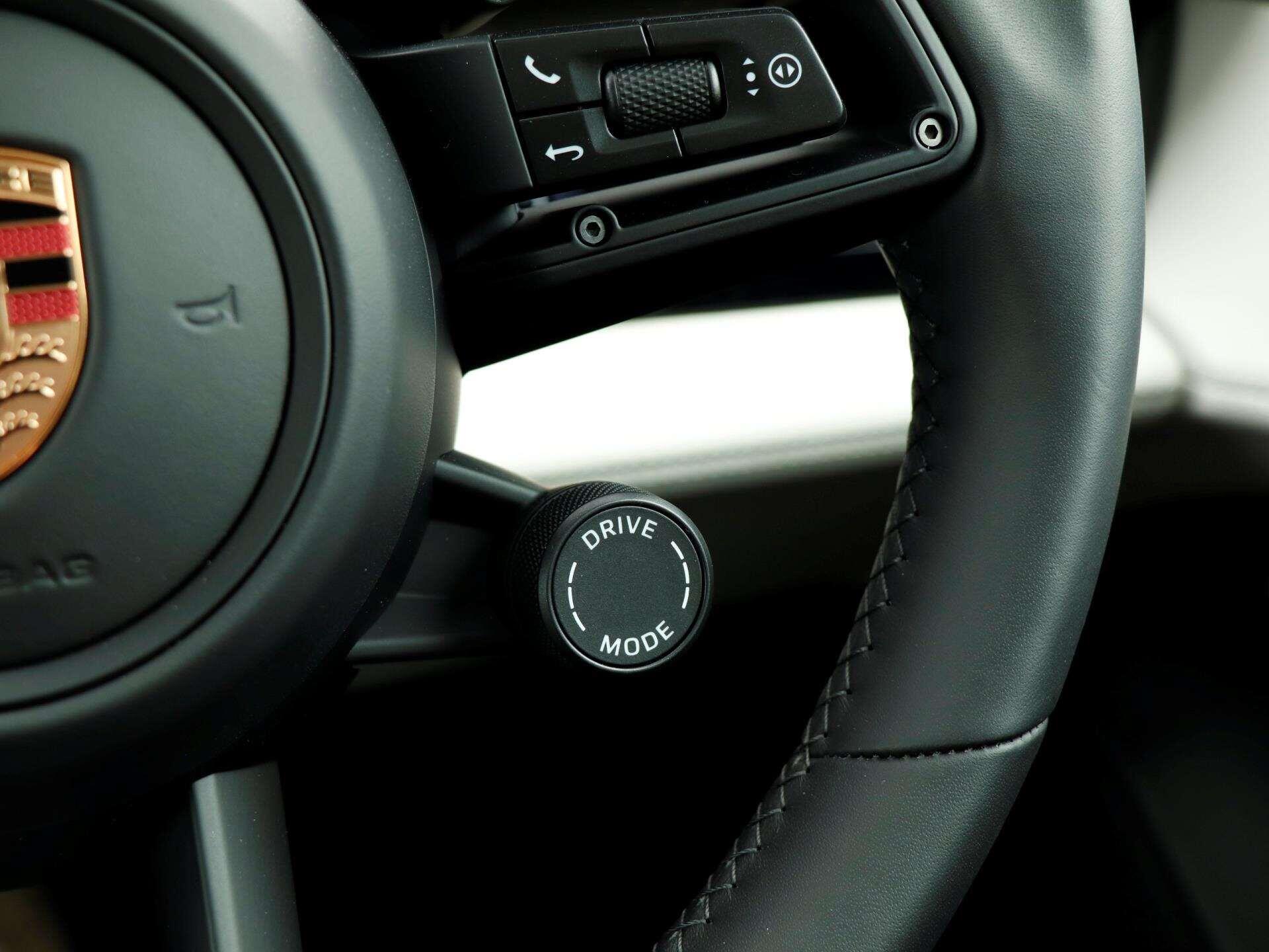 Porsche Taycan view 21