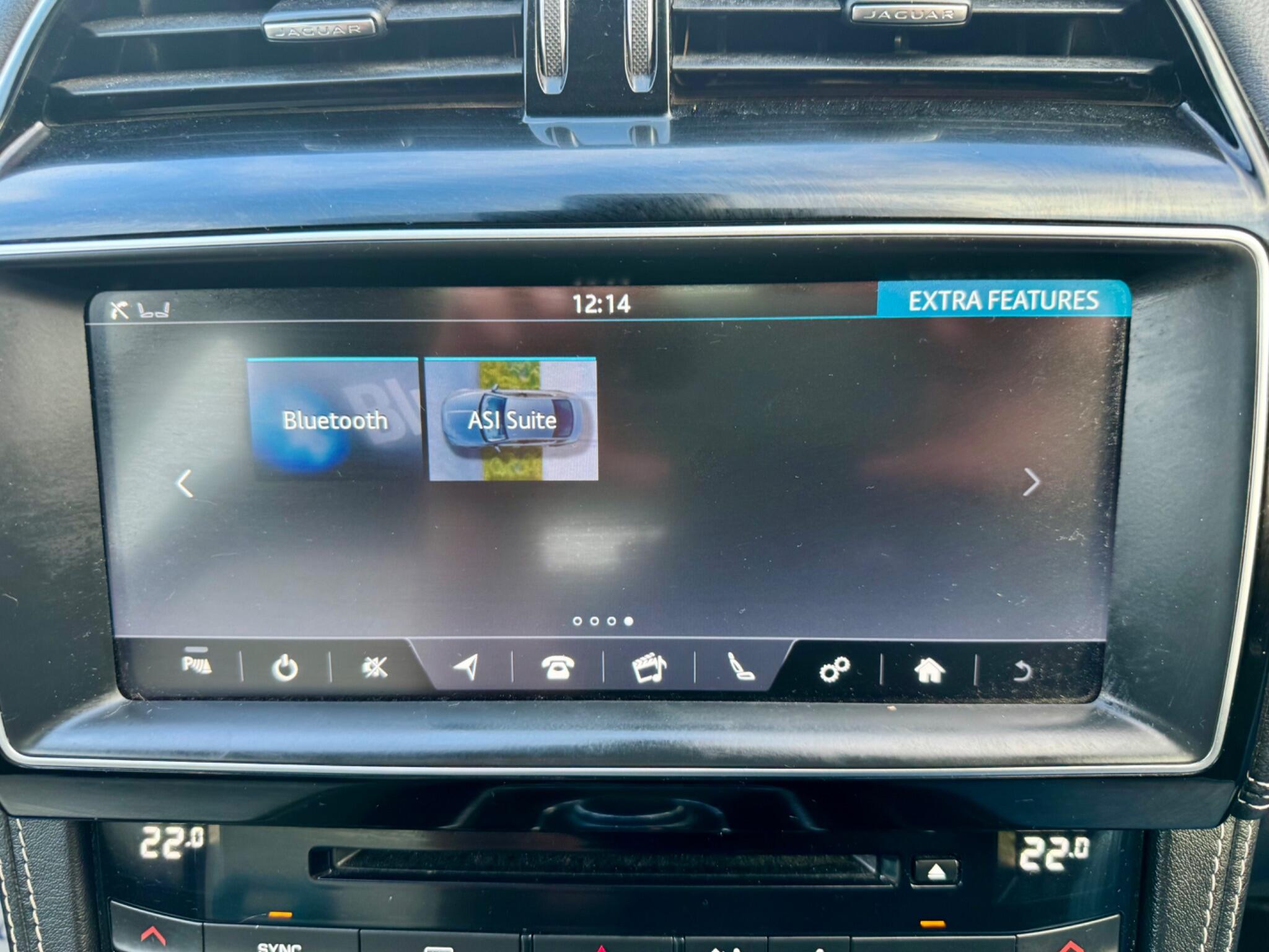2018 Jaguar F-PACE 2.0 D180 R-Sport Auto AWD Euro 6 (s/s) 5dr • 39,000 miles image 21
