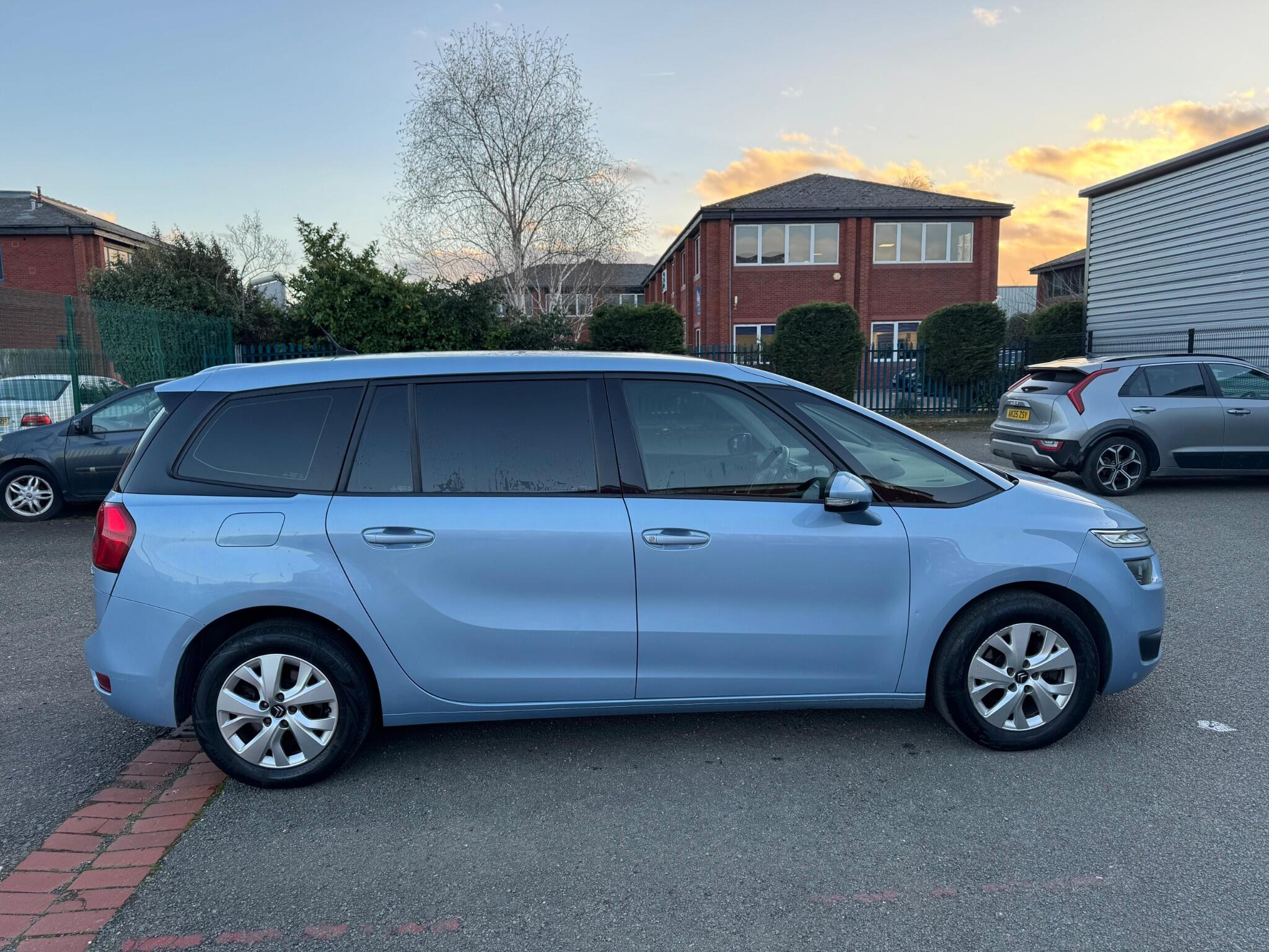 Citroen Grand C4 Picasso view 30