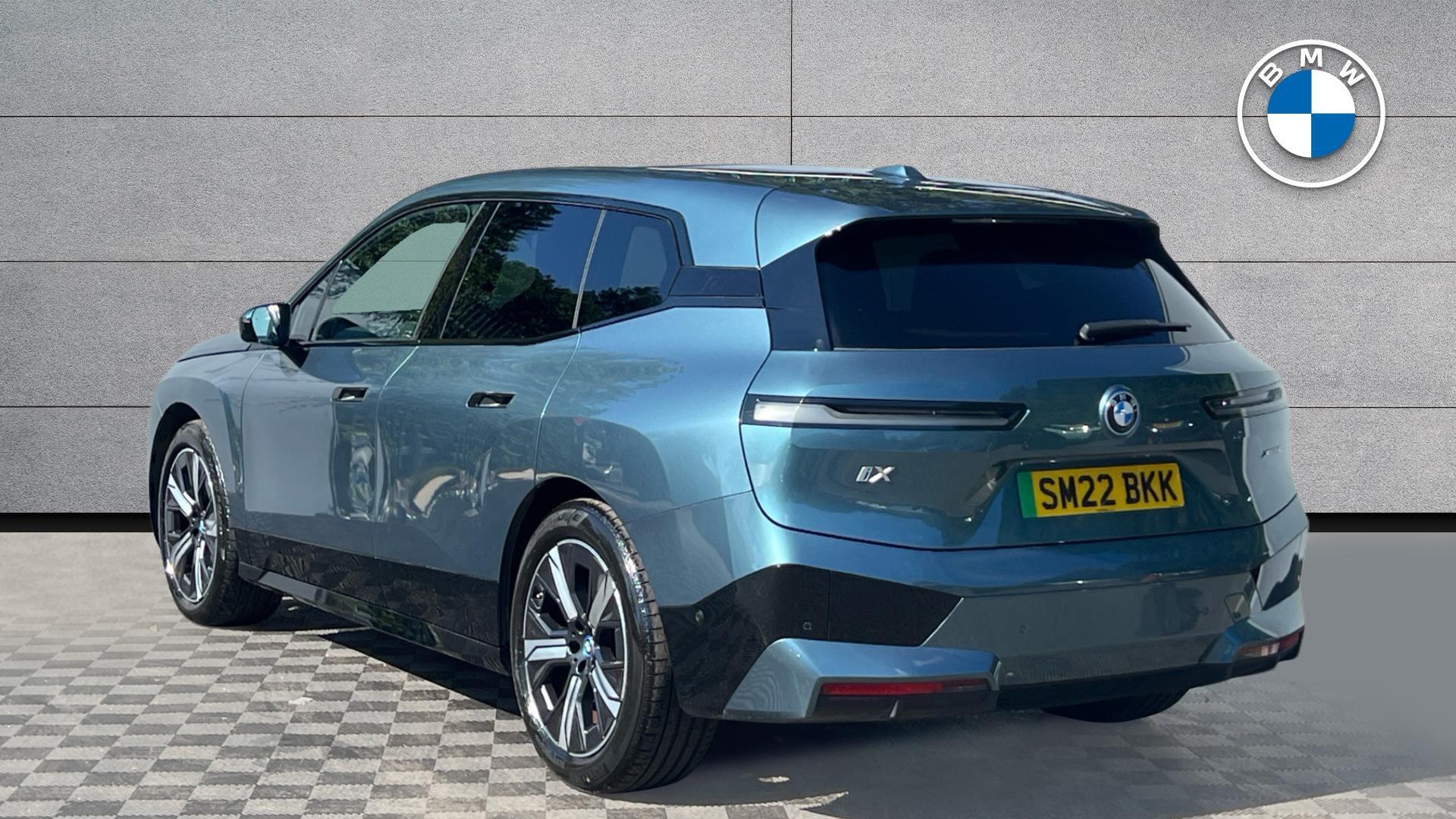 BMW Ix view 2
