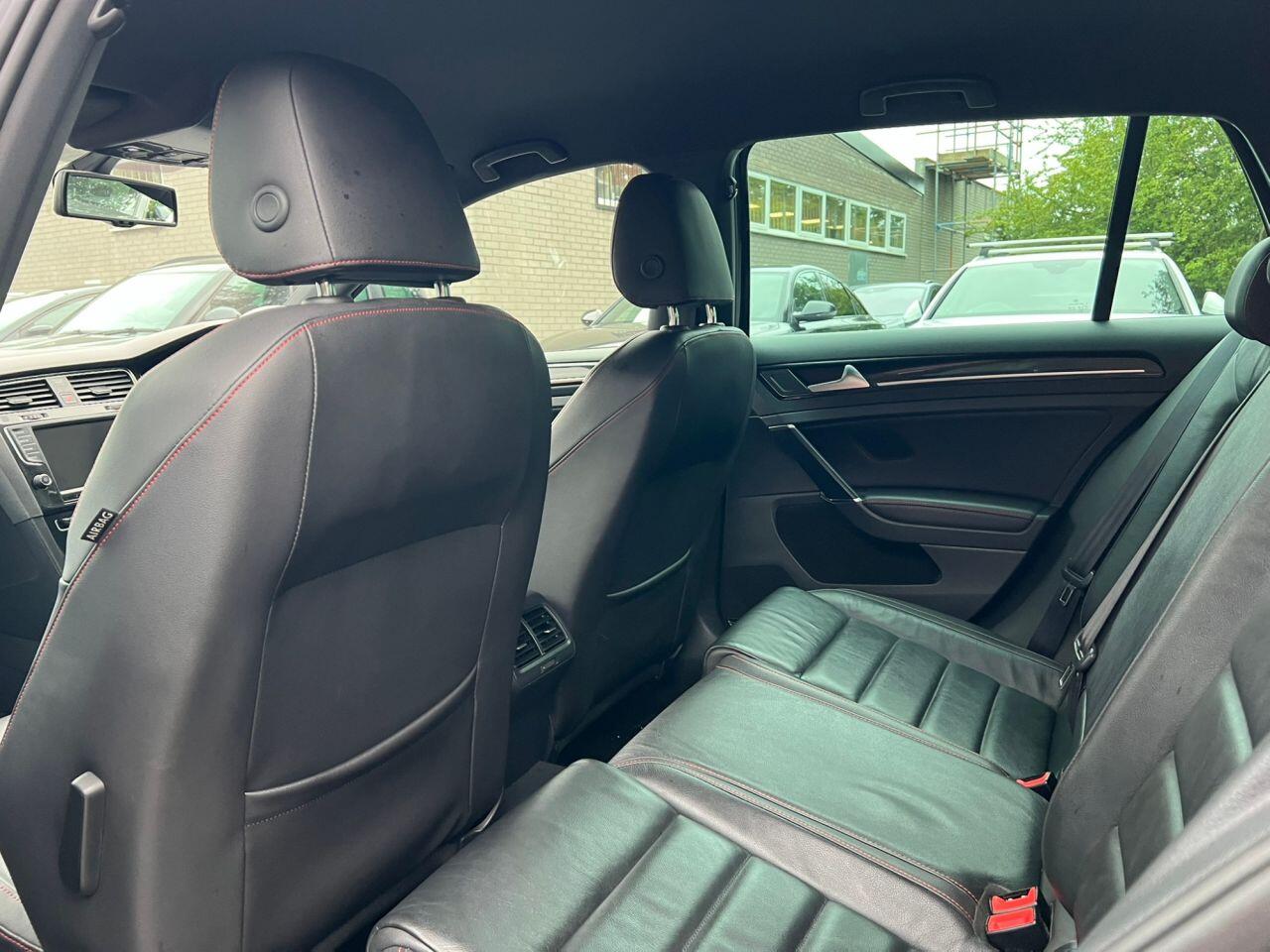 Volkswagen Golf view 22