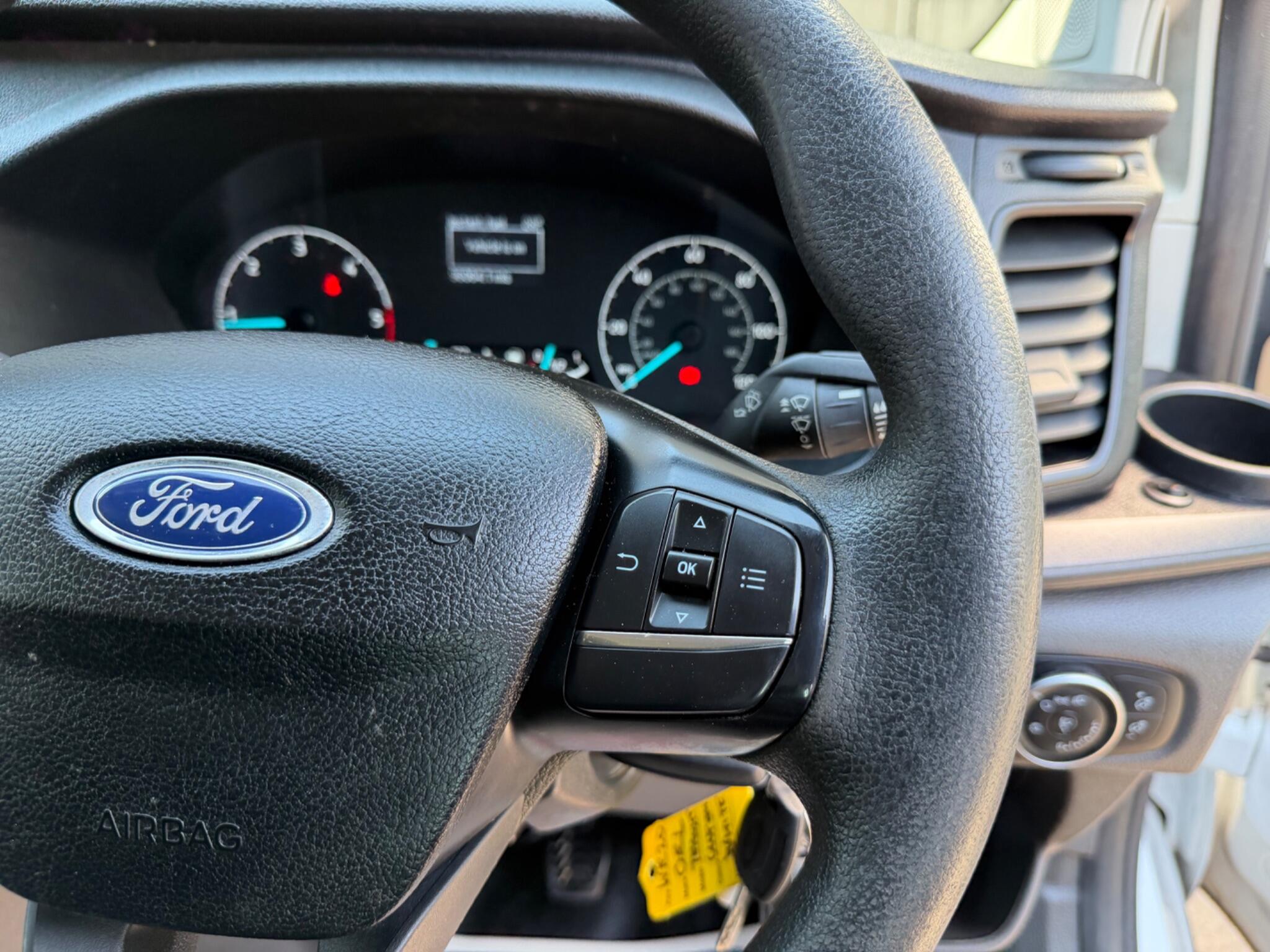 Ford Transit Custom view 25