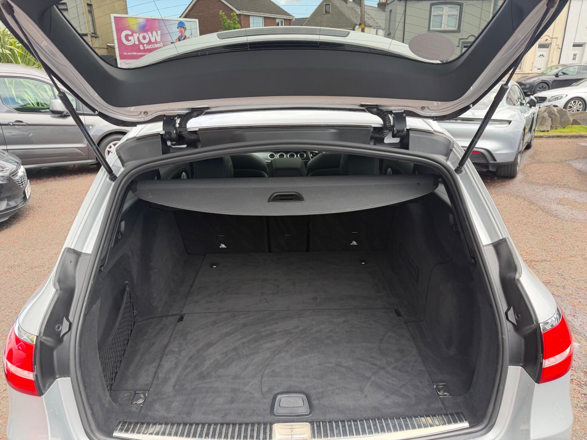 Mercedes-Benz E Class view 15