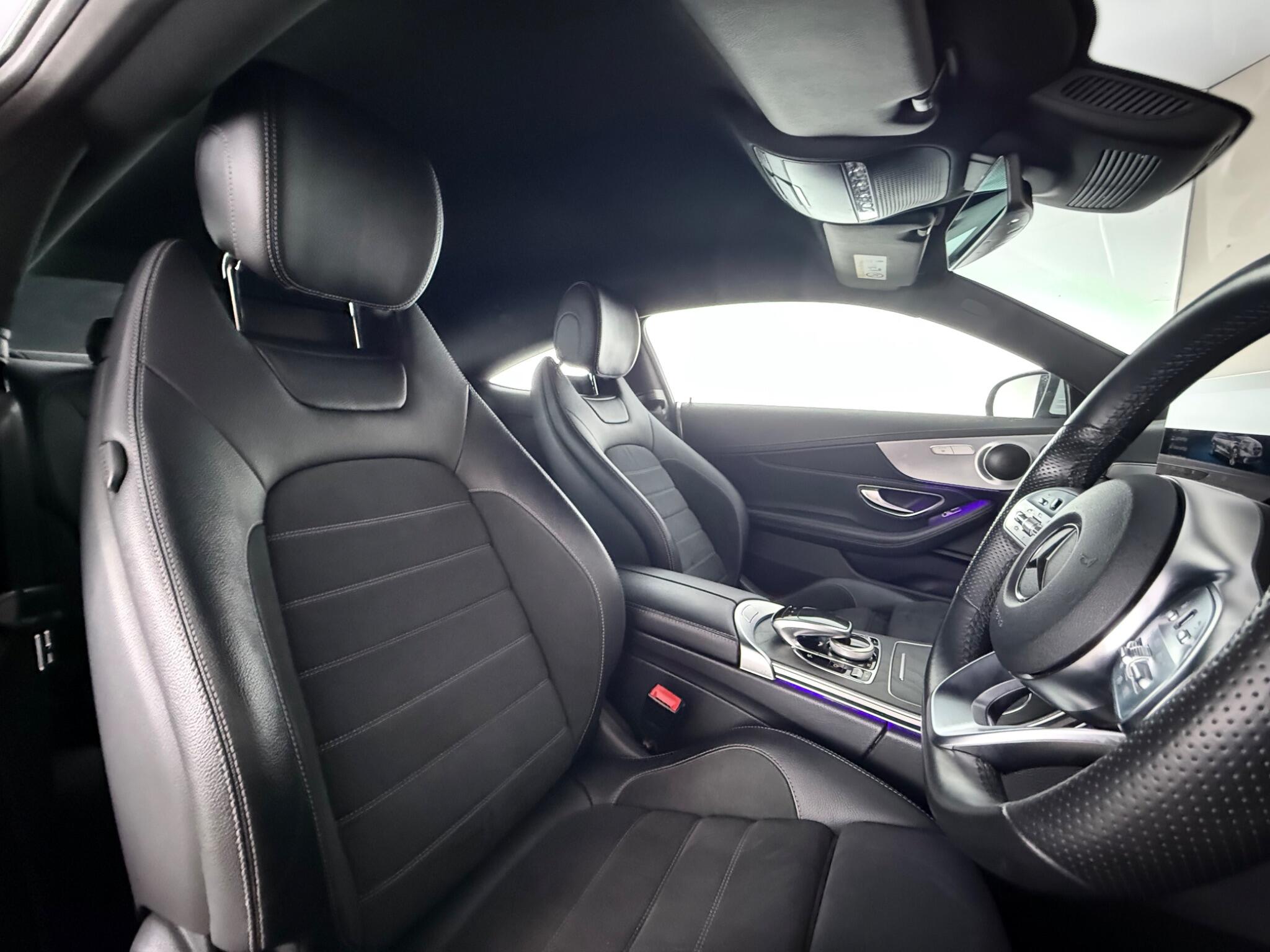 Mercedes-Benz C-Class view 28