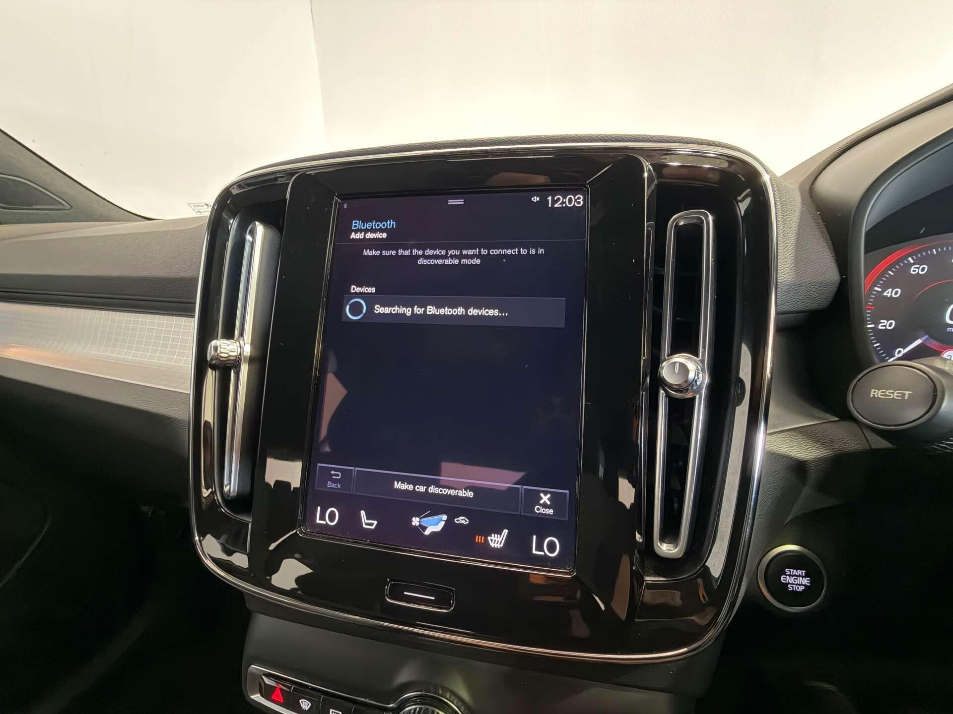 Volvo XC40 view 40