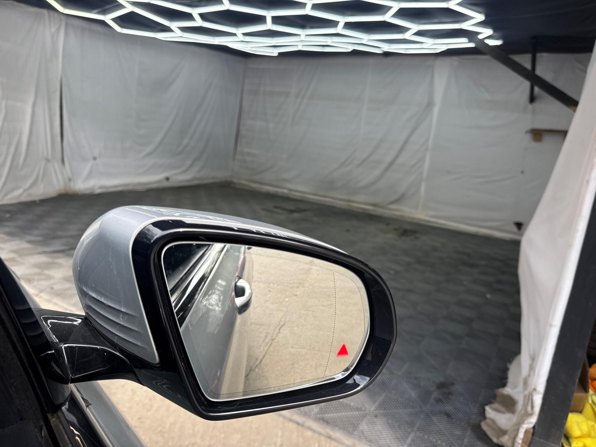 Mercedes-Benz E Class view 59