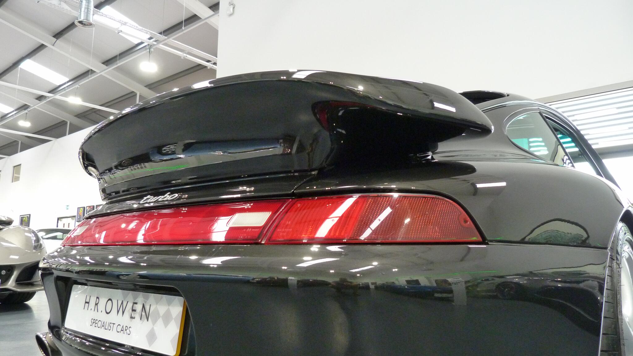 Porsche 911 view 35
