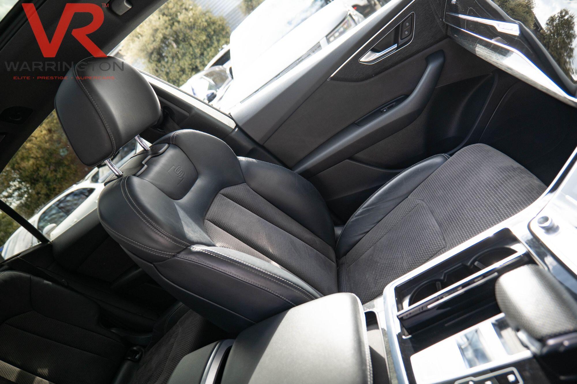 Audi Q8 view 4
