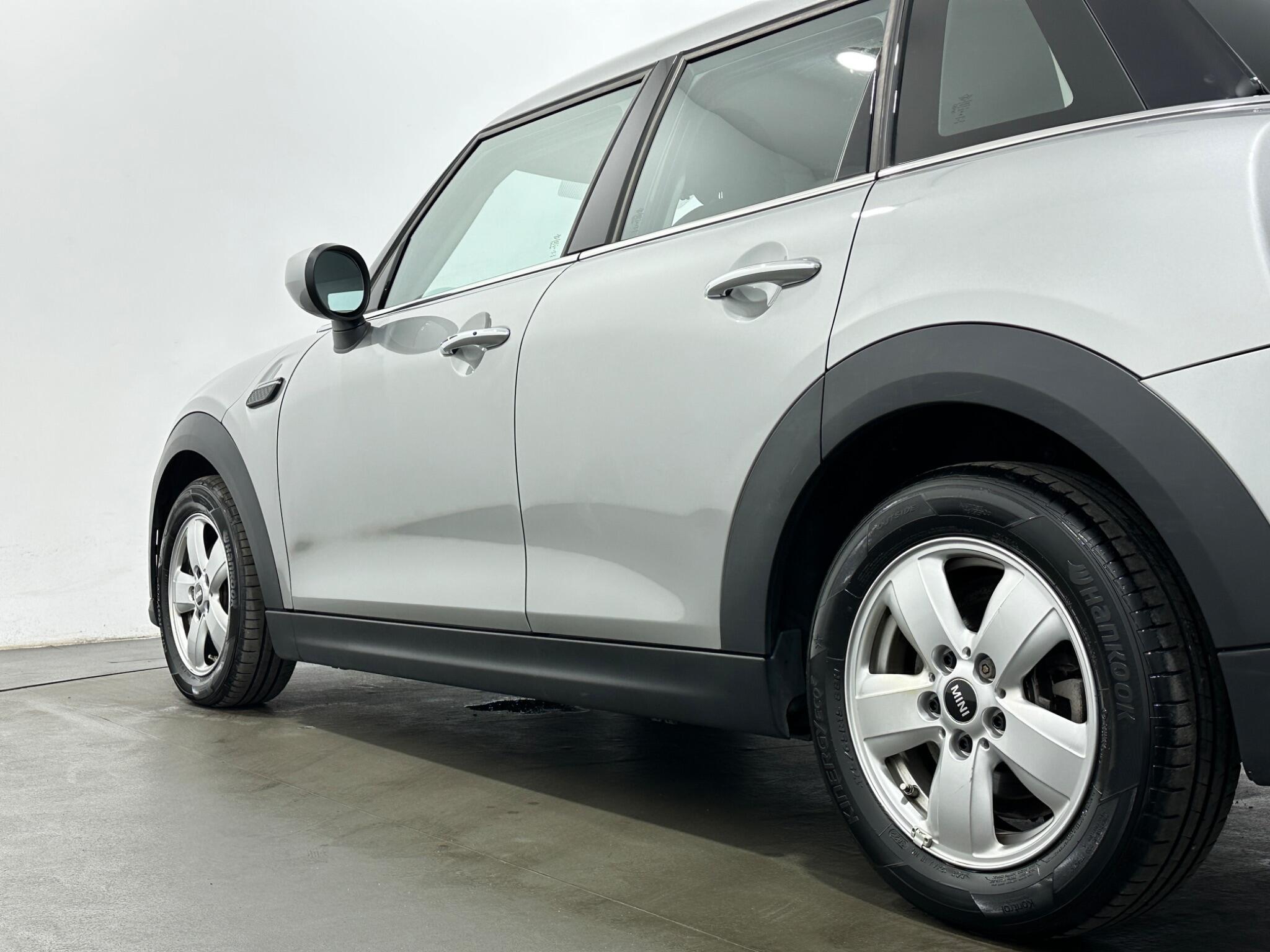 Mini Cooper view 49