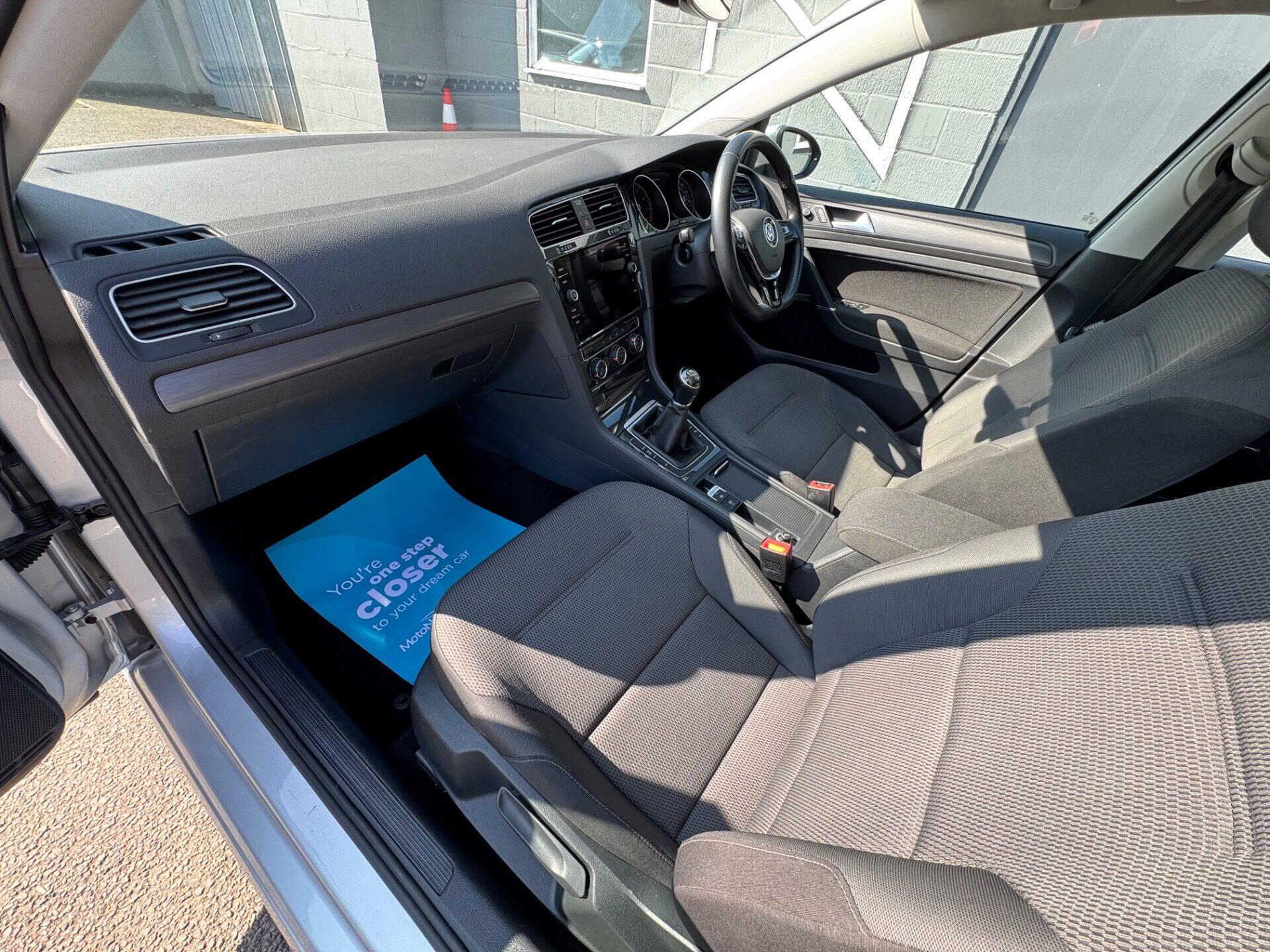 Volkswagen Golf view 33