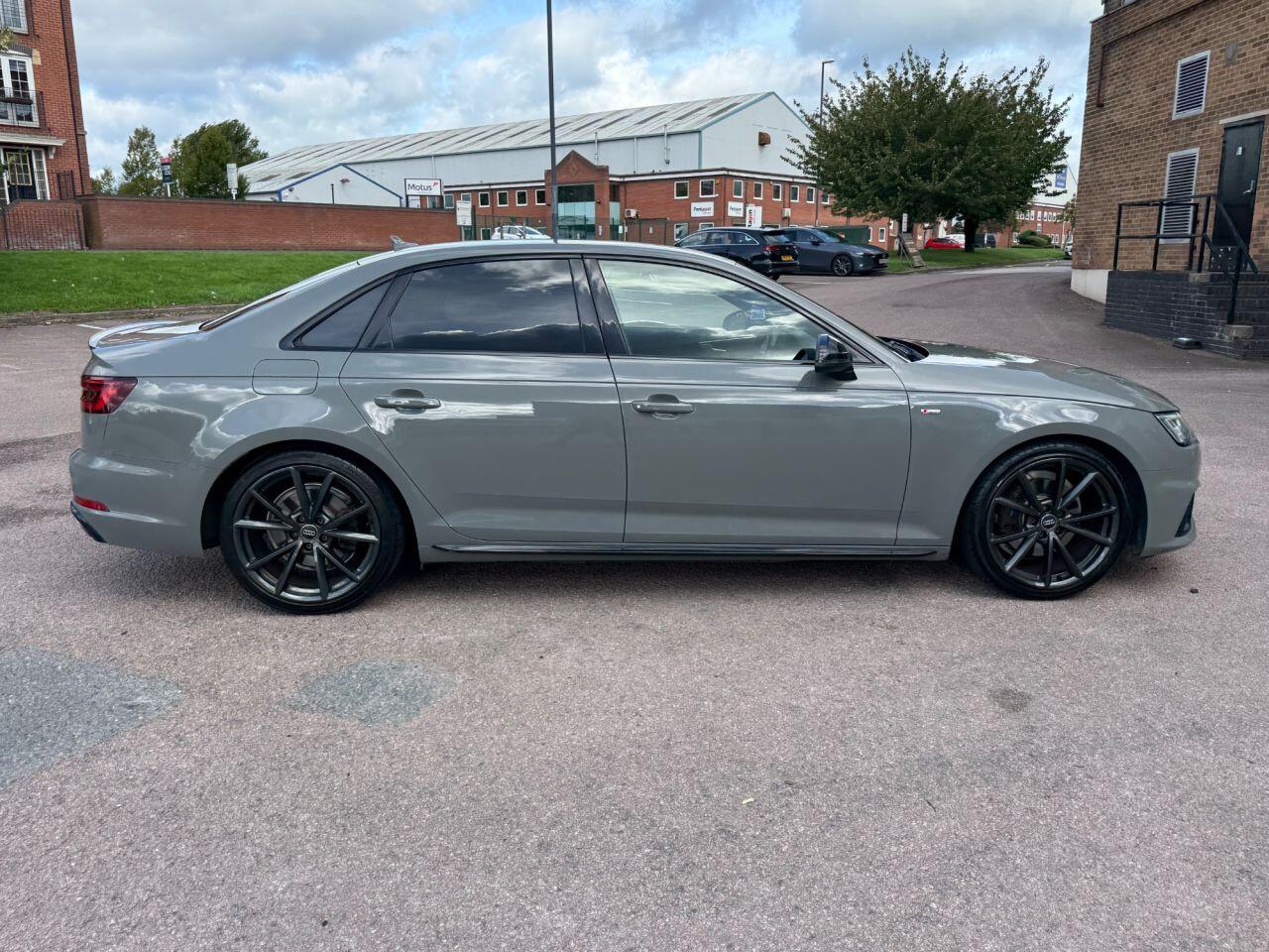 Audi A4 view 4