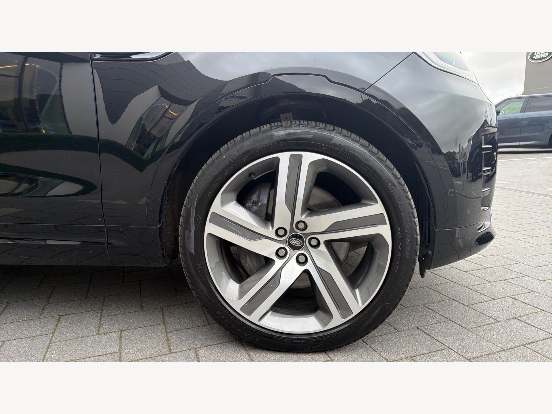 Land Rover Discovery view 9