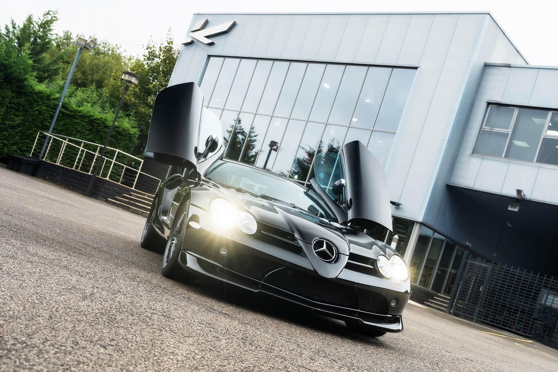 Mercedes-Benz SLR view 89