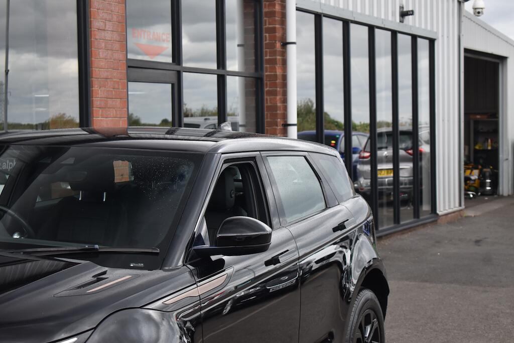 Land Rover Range Rover Evoque view 23