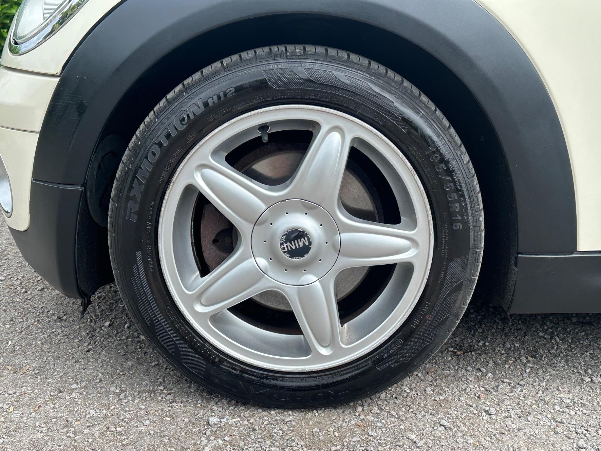 Mini Hatch view 42