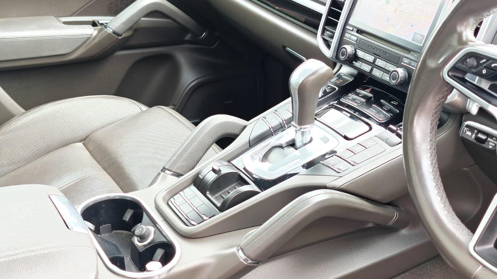 Porsche Cayenne view 17