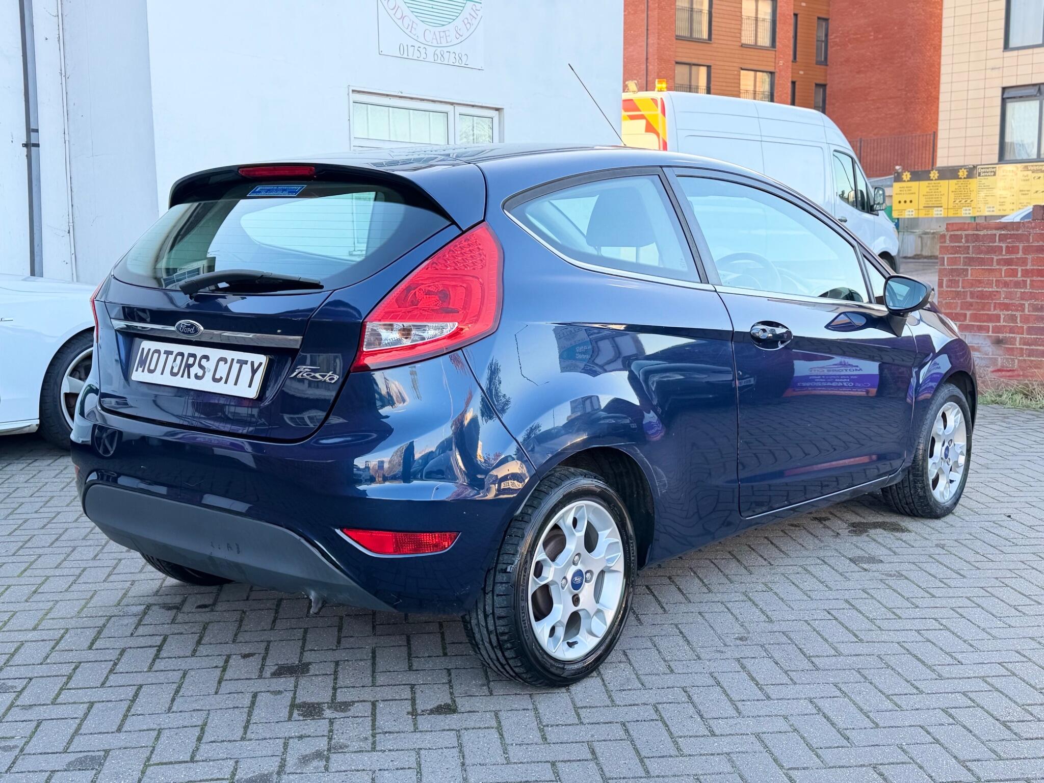 Ford Fiesta view 9