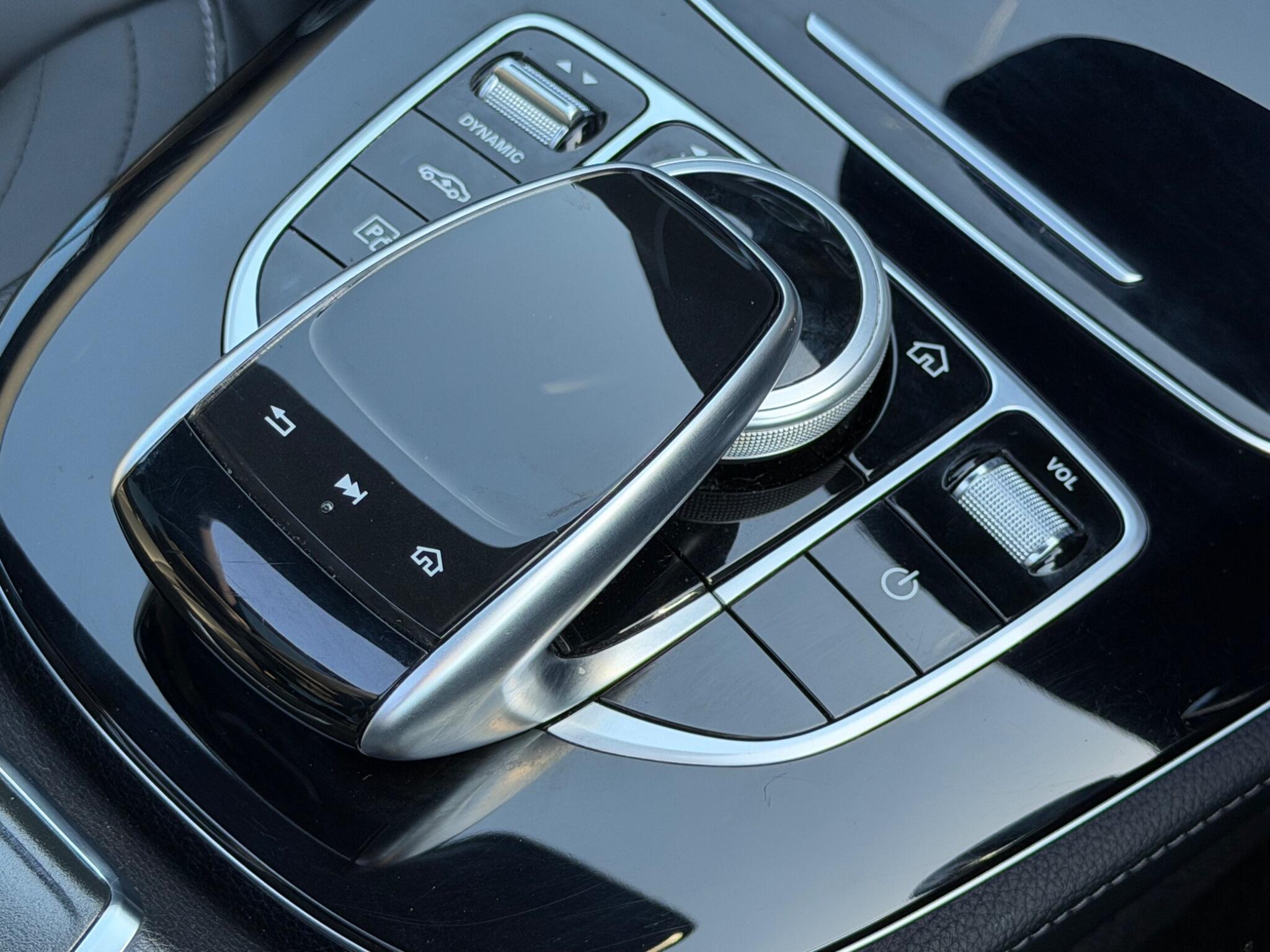 Mercedes-Benz E-Class view 42