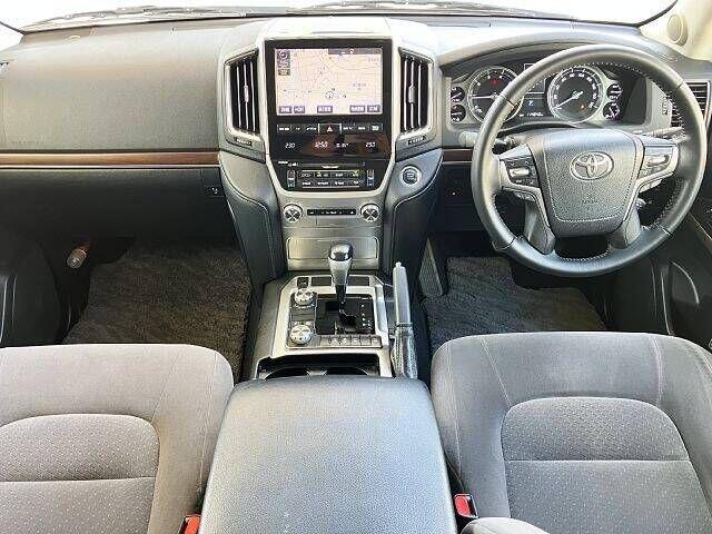 Toyota Land Cruiser view 10