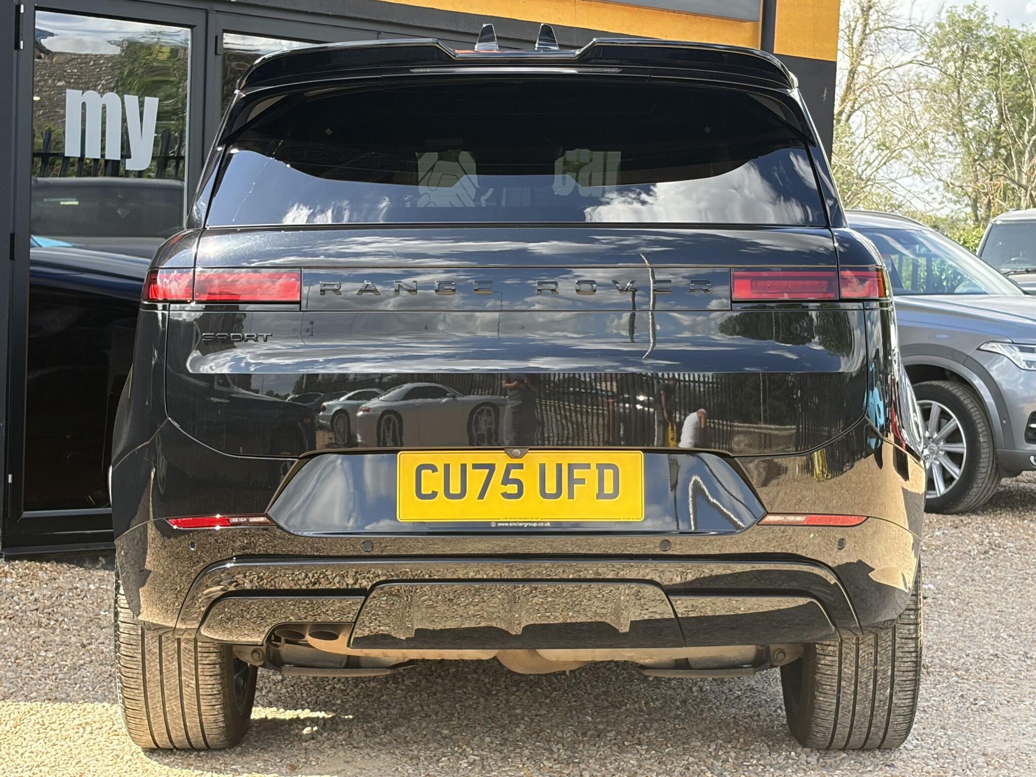 Land Rover Range Rover Sport view 11