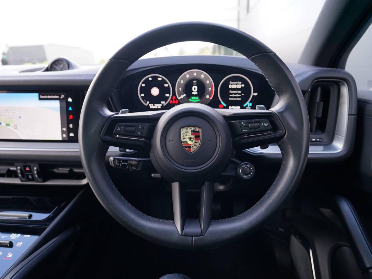 Porsche Cayenne view 26