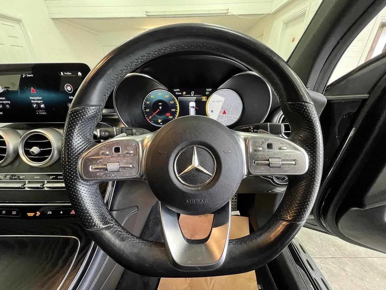 Mercedes-Benz GLC view 9