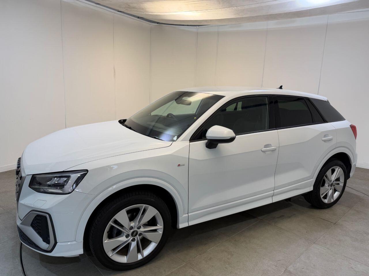 Audi Q2 view 45