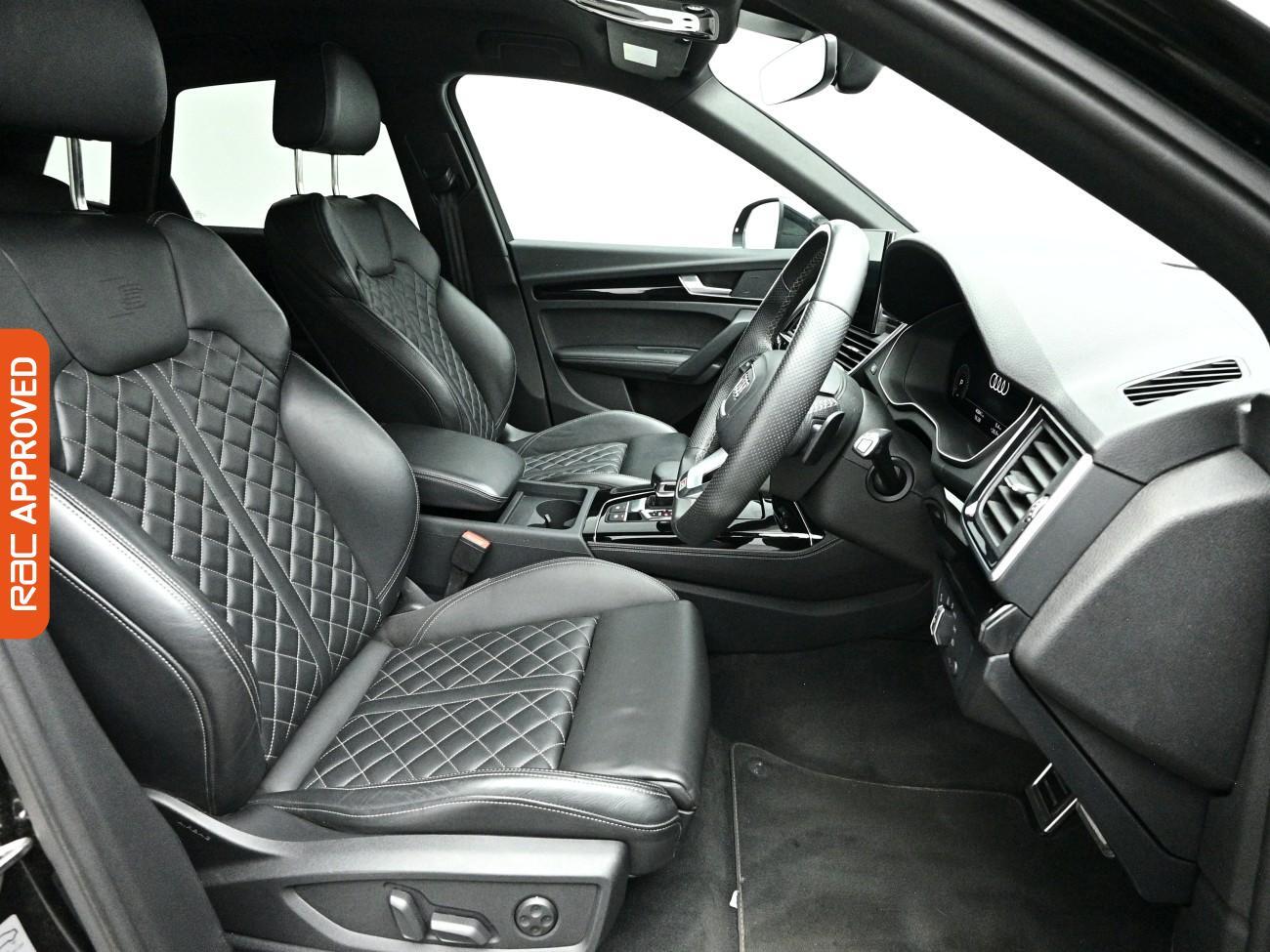 Audi Q5 view 12