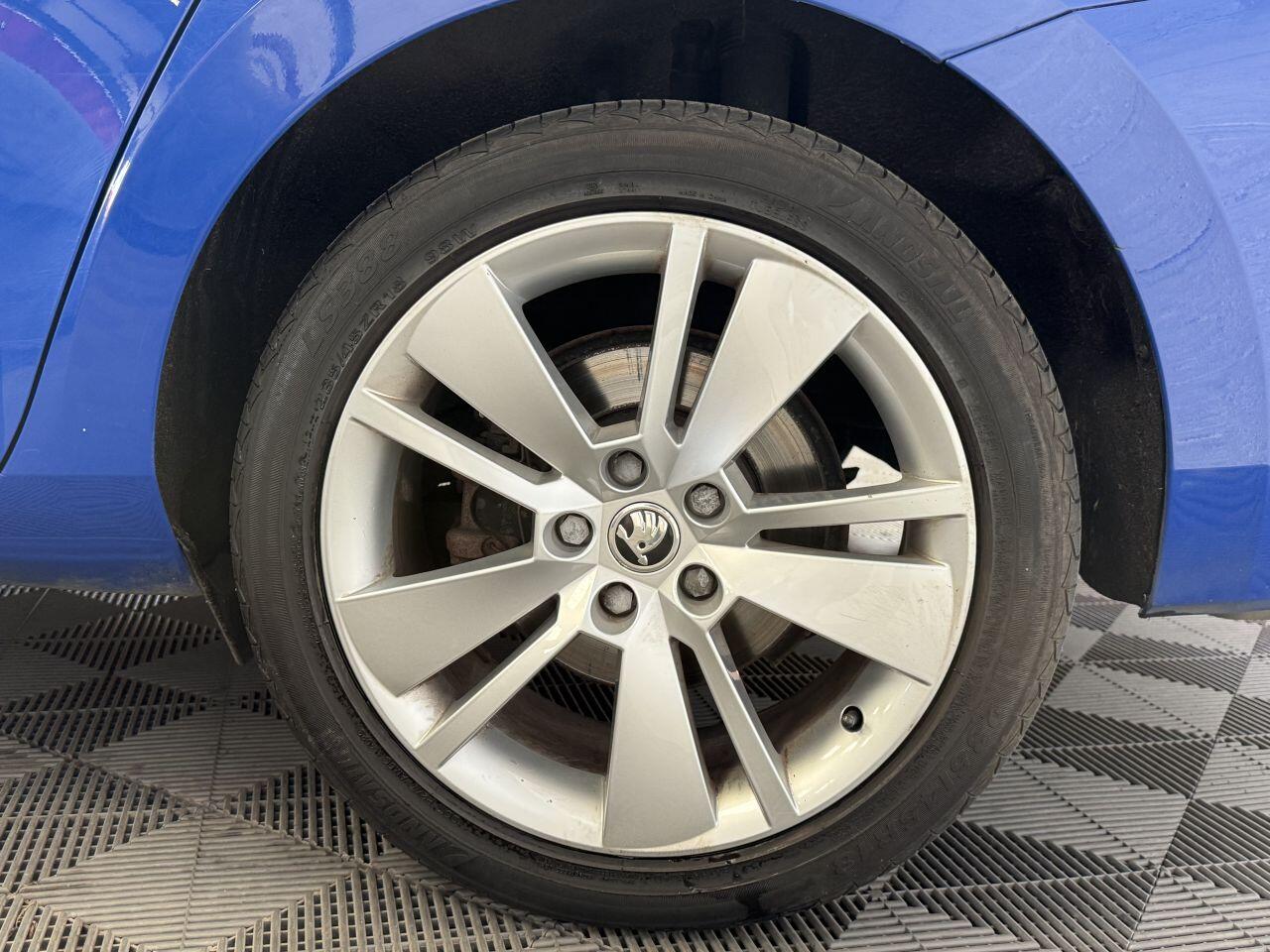 Skoda Superb view 18