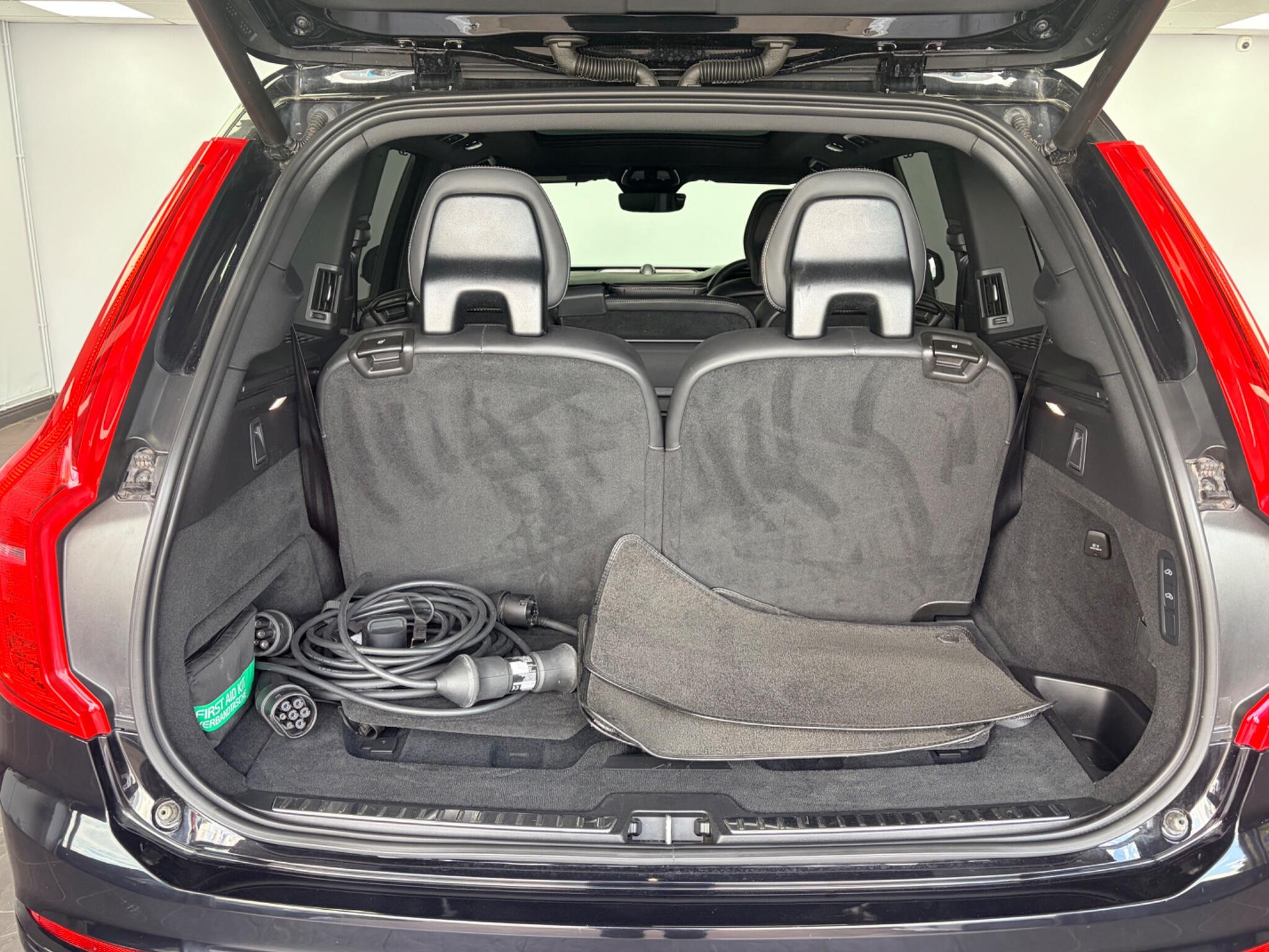 Volvo XC90 view 32