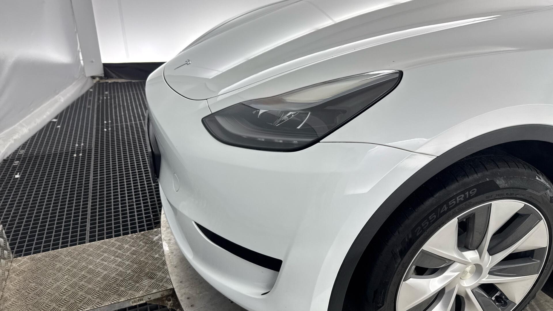 Tesla Model Y view 26