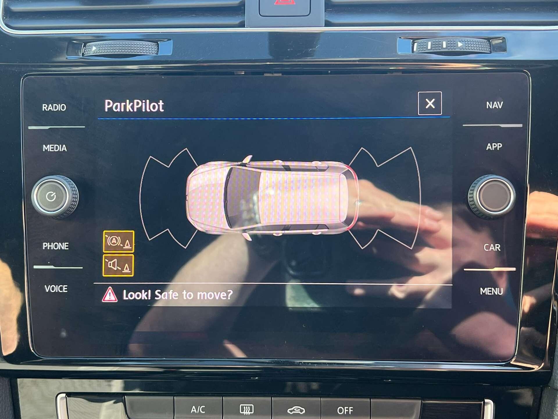 Volkswagen Golf view 21