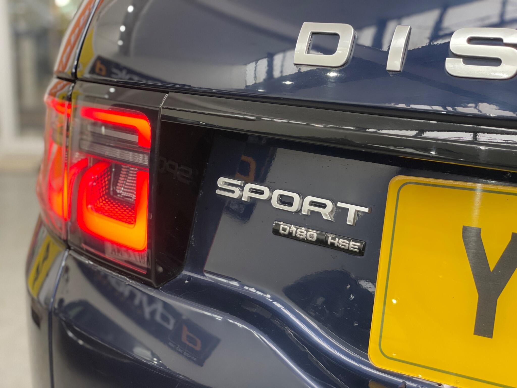 Land Rover Discovery Sport view 24